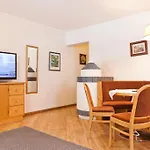 Life Apartman *